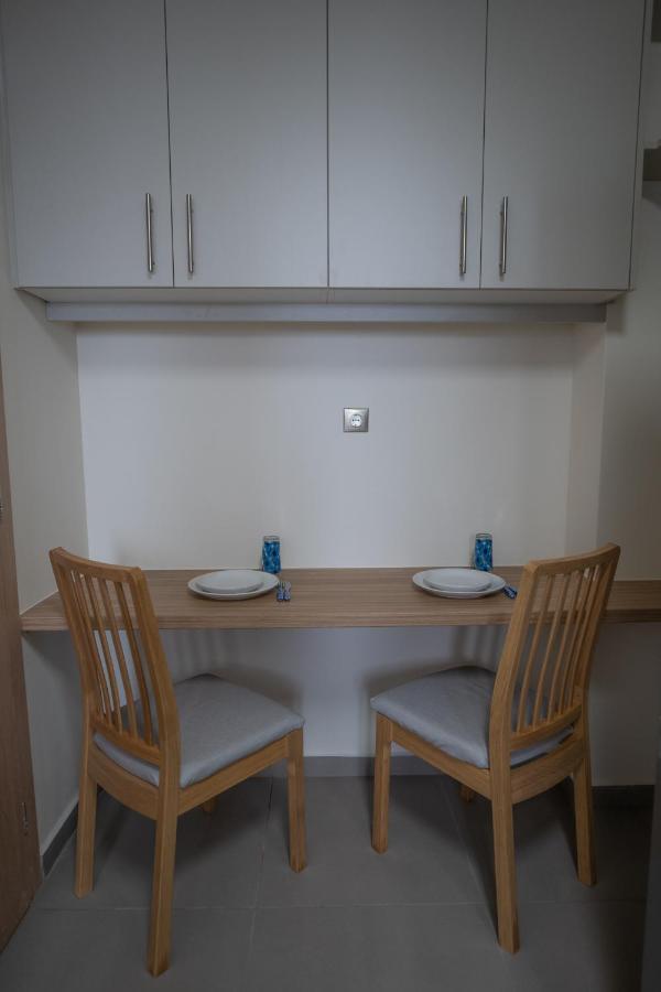 Max Blue Apartment, A Stay Like No Other Piraeus Exterior photo