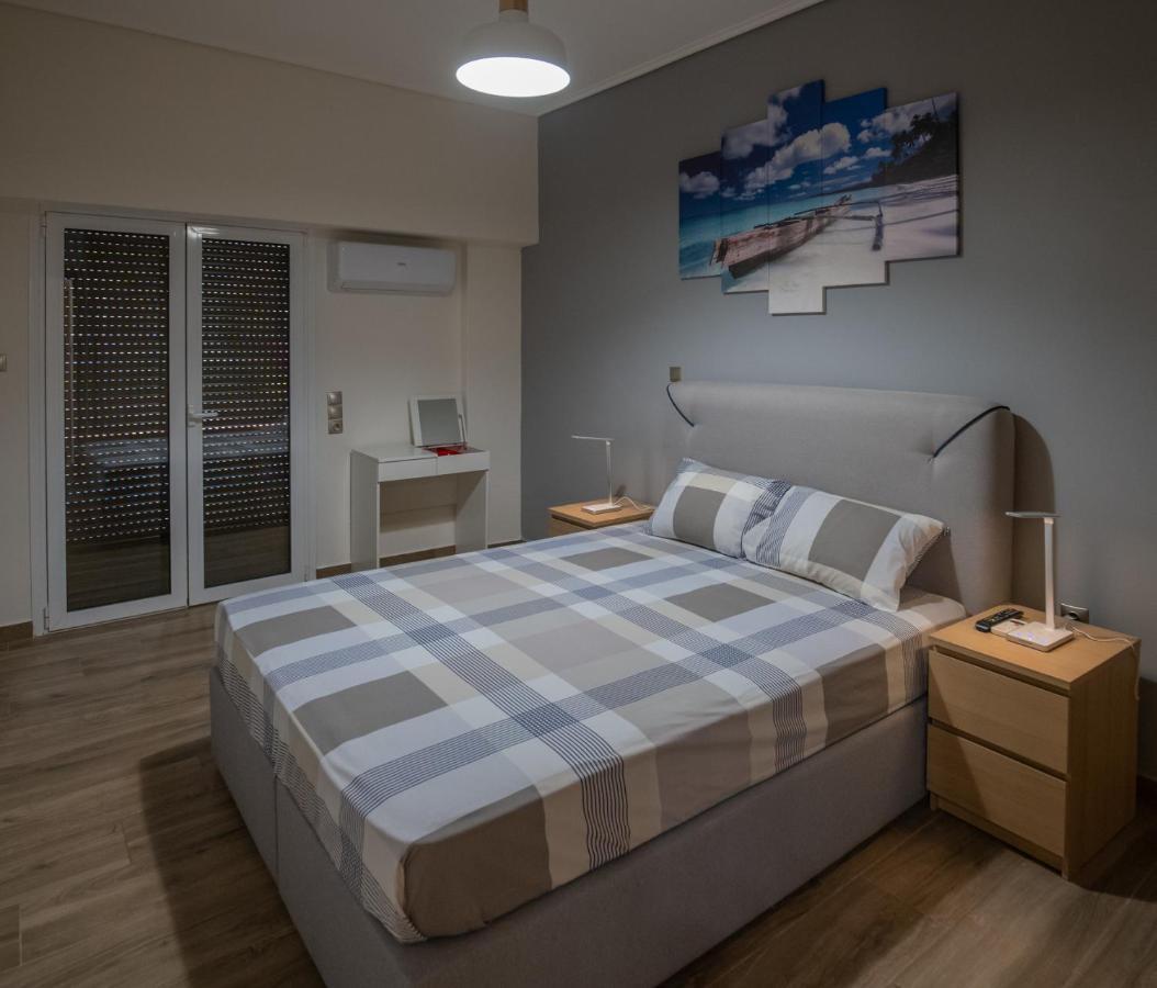 Max Blue Apartment, A Stay Like No Other Piraeus Exterior photo